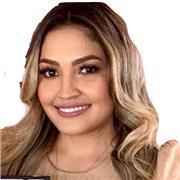 Abogada, especialista el derecho administrativo y el pedagogía y docencia, apasionada por la academia